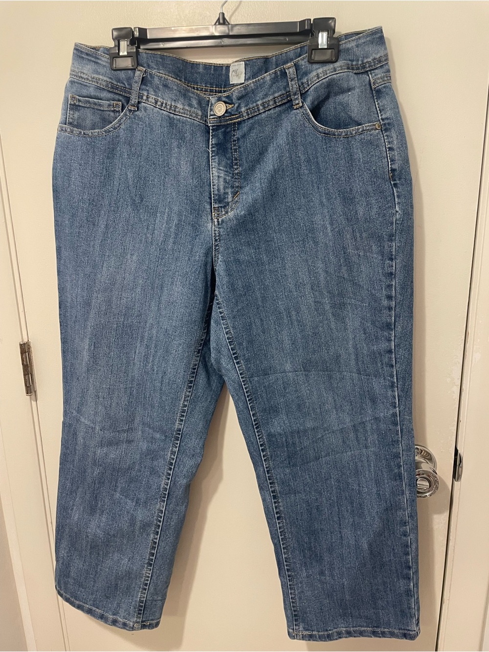 JMS 16w Medium Blue Wash Mid-Rise Embellished Pocket Crop Women's Jeans pocket